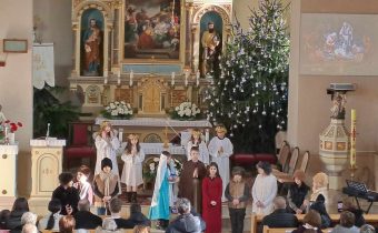 Karácsonyi pásztorjáték a helyi templomban